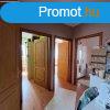Monor kzponti rszn, 90 m2-es, 2 szintes laks