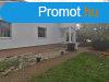 Elad 1 048m2-es Irodahz, Abda
