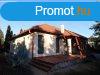Luxus csaldi hz elad Hvz csendes utcjban