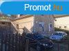 Elad 135 nm-es Feljtott Csaldi hz Pcs jhegy 