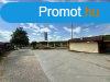 Kaposvrtl pr kilomterre a 610-s ft mellett elad egy, 